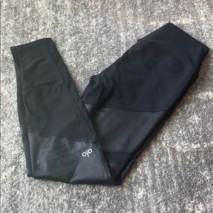 Alo high waisted legging with mesh detail